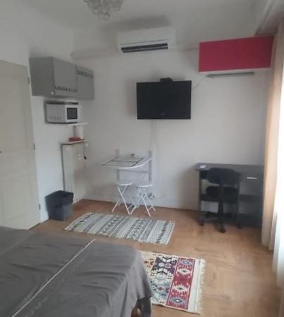 Welcome In Nice! Private Room, Own Bathroom Exterior photo